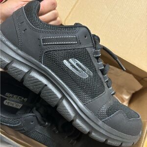 Black sketchers